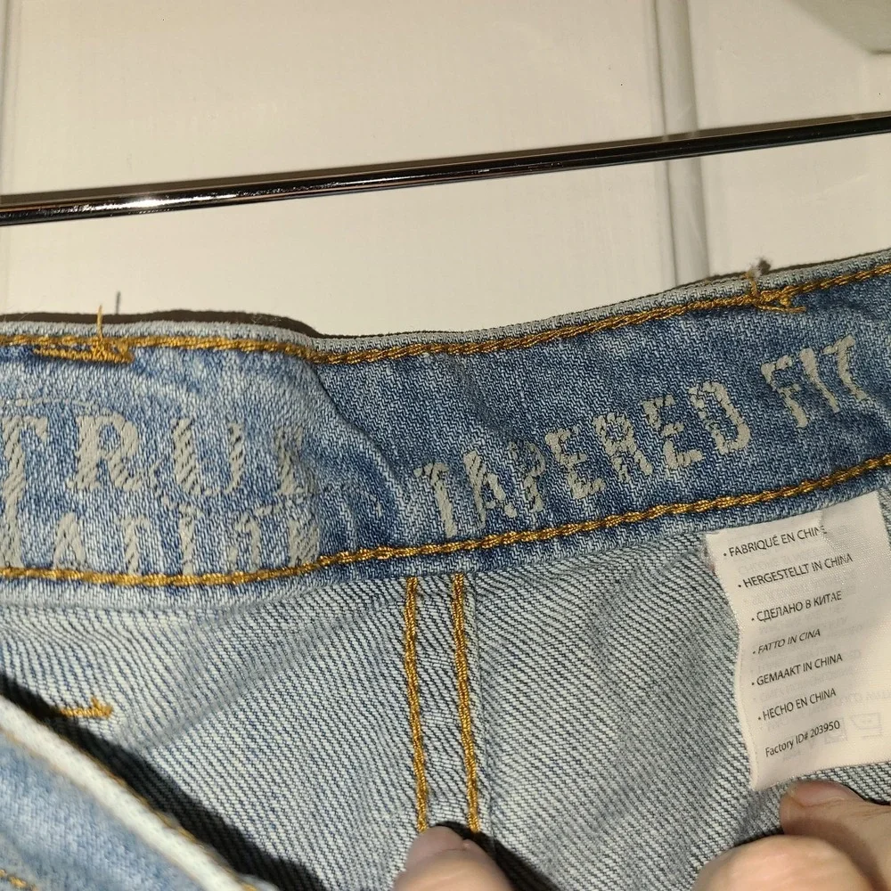 True Nation by‎ DXL Wild Pride Jeans Mens 44x30 Tapered Fit Distressed Denim NEW